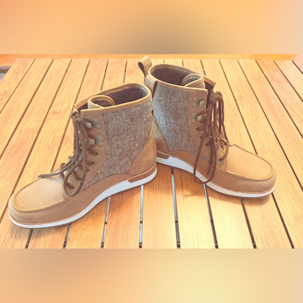 Merrell Mixed Media Tan Lace-Up Ankle Boots - Size 7